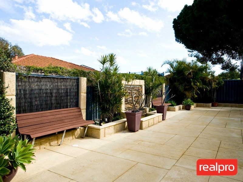 2/49 Griffin Crescent, Manning WA 6152