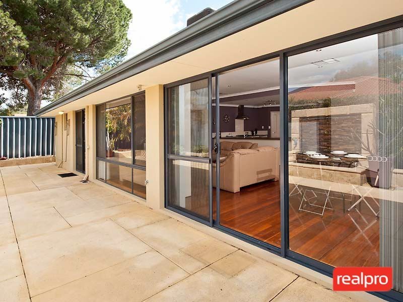 2/49 Griffin Crescent, Manning WA 6152