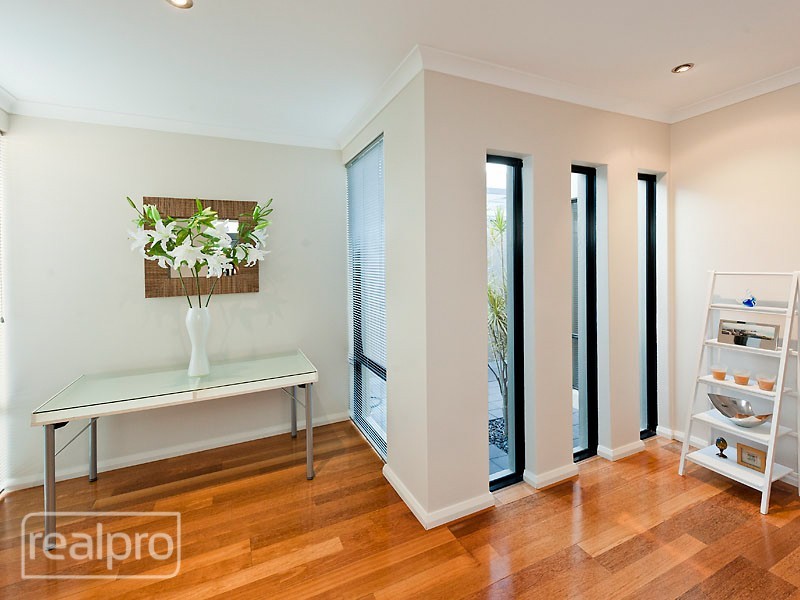 22A Bickley Crescent, Manning WA 6152