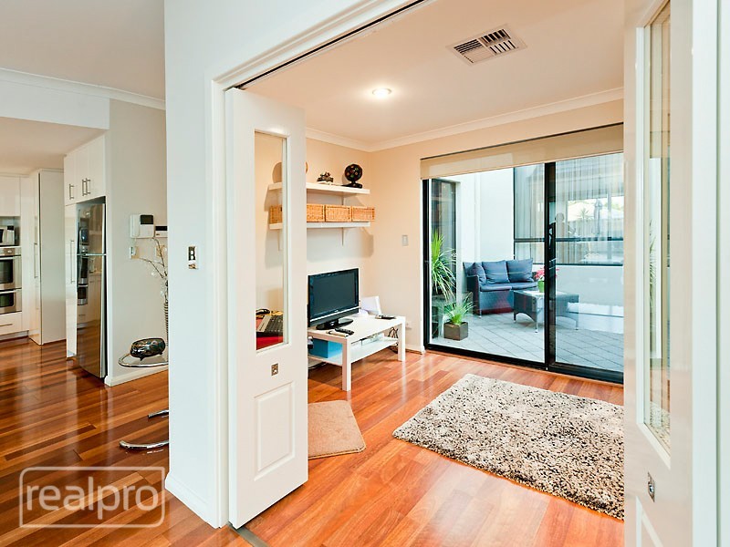 22A Bickley Crescent, Manning WA 6152