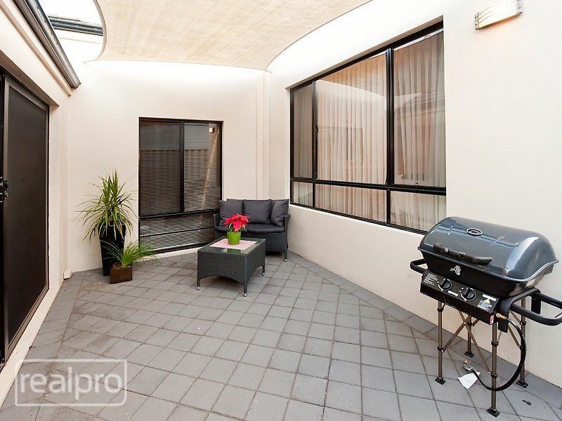 22A Bickley Crescent, Manning WA 6152