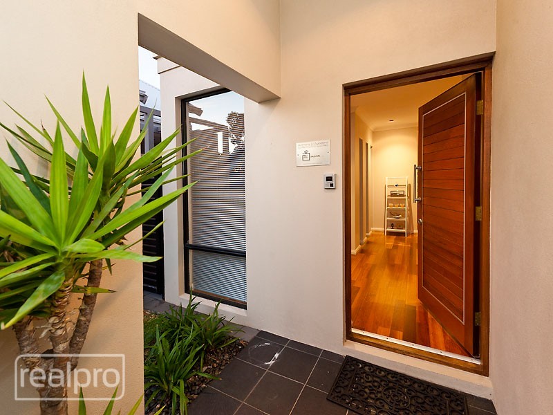 22A Bickley Crescent, Manning WA 6152