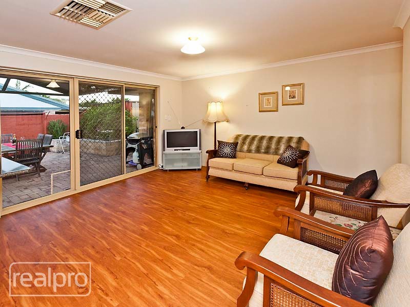 31A Henning Crescent, Manning WA 6152