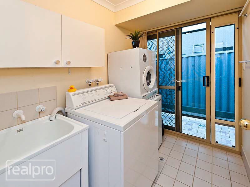 31A Henning Crescent, Manning WA 6152