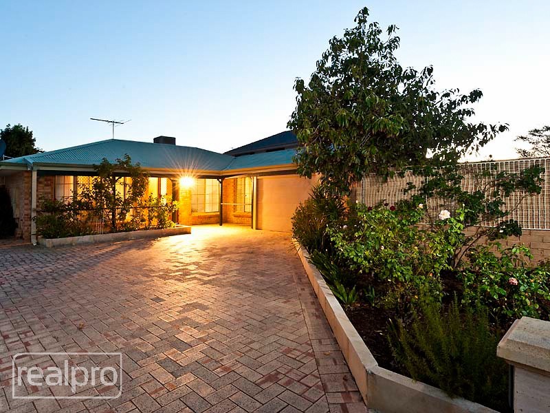 31A Henning Crescent, Manning WA 6152