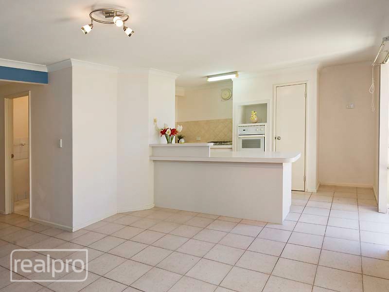 8/78 Clydesdale Street, Como WA 6152