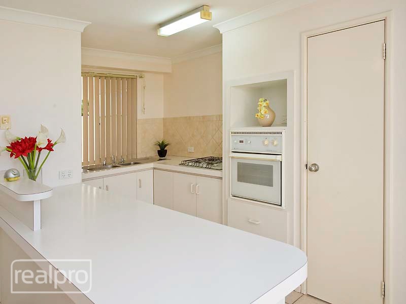 8/78 Clydesdale Street, Como WA 6152