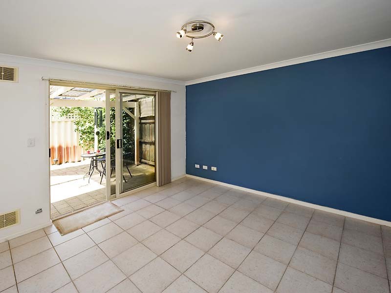 8/78 Clydesdale Street, Como WA 6152