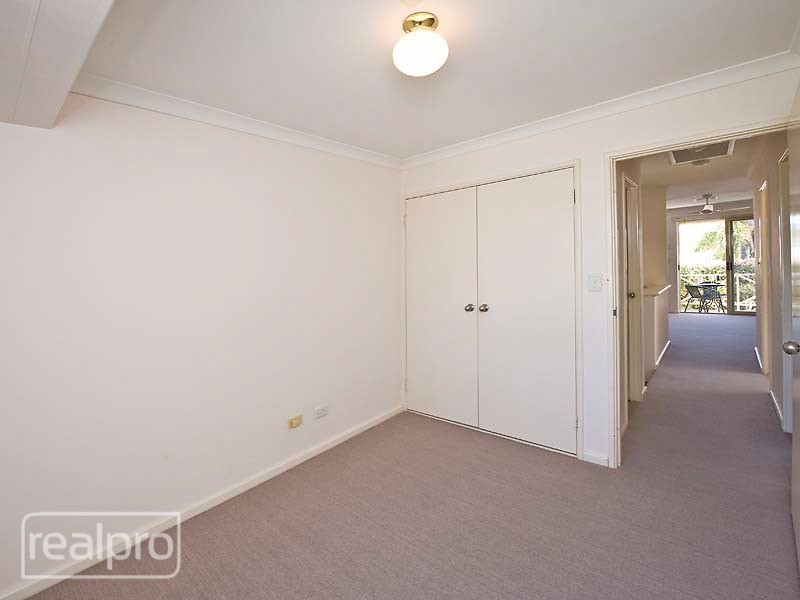 8/78 Clydesdale Street, Como WA 6152