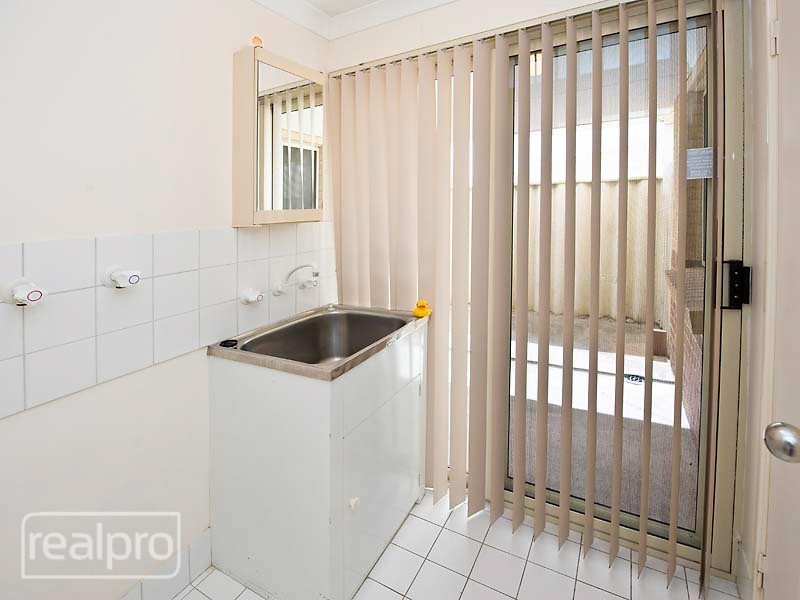 8/78 Clydesdale Street, Como WA 6152