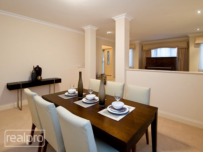 2 Klem Avenue, Salter Point WA 6152