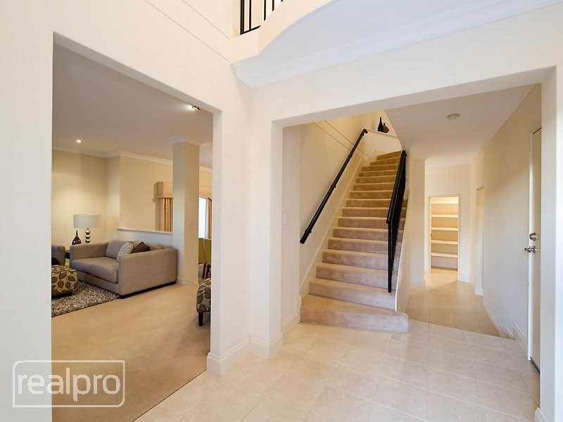 2 Klem Avenue, Salter Point WA 6152