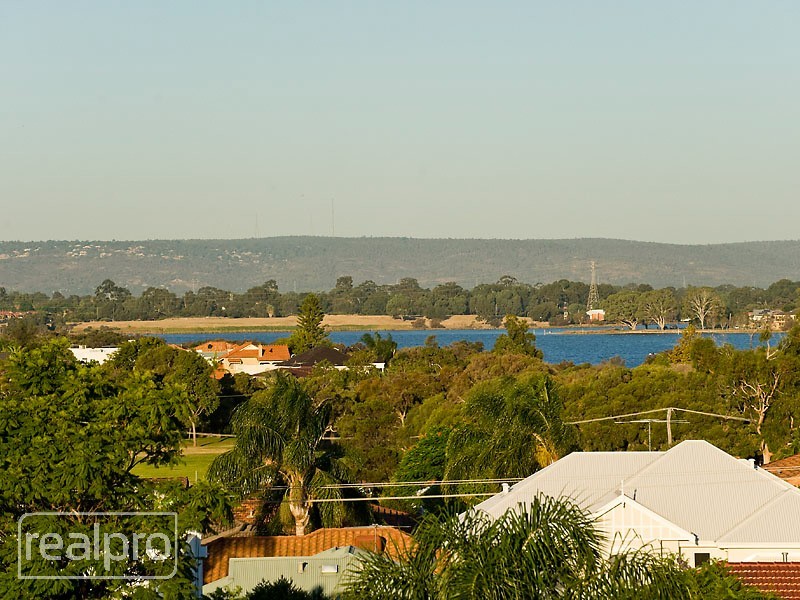 2 Klem Avenue, Salter Point WA 6152