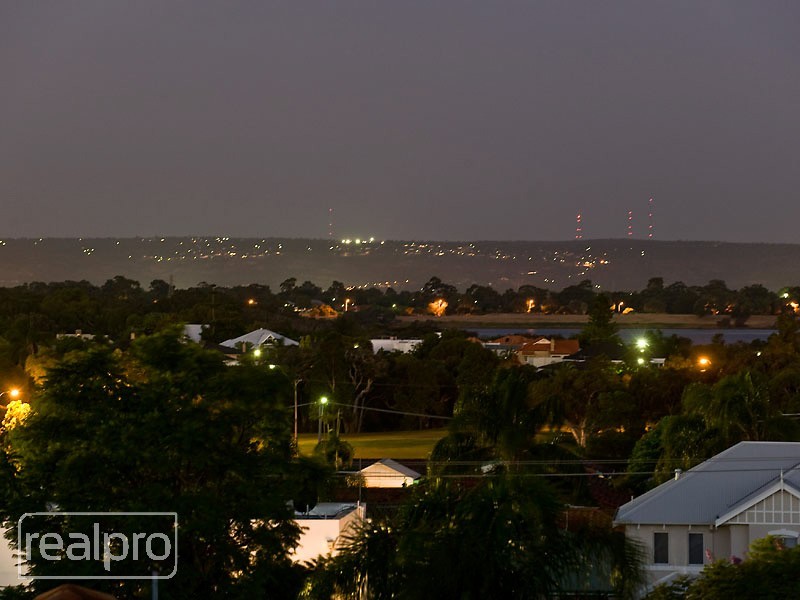 2 Klem Avenue, Salter Point WA 6152