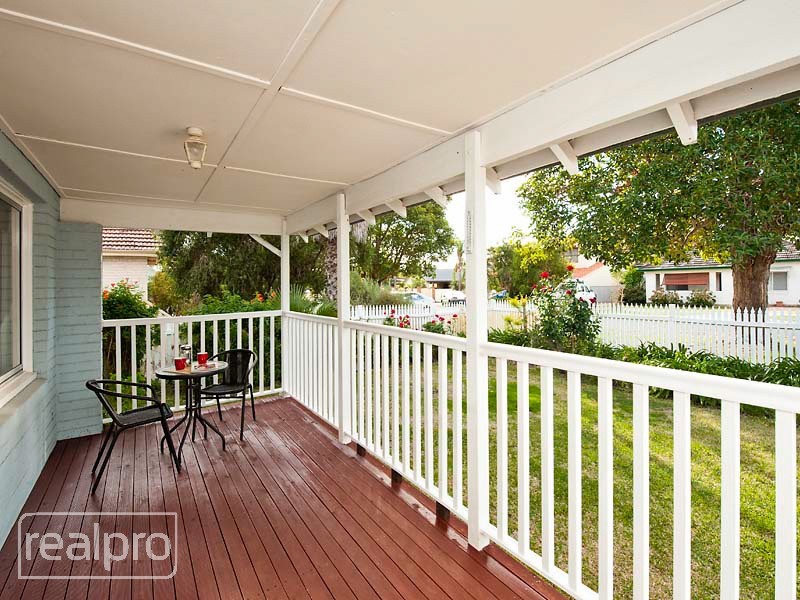 41B Cloister Avenue, Manning WA 6152