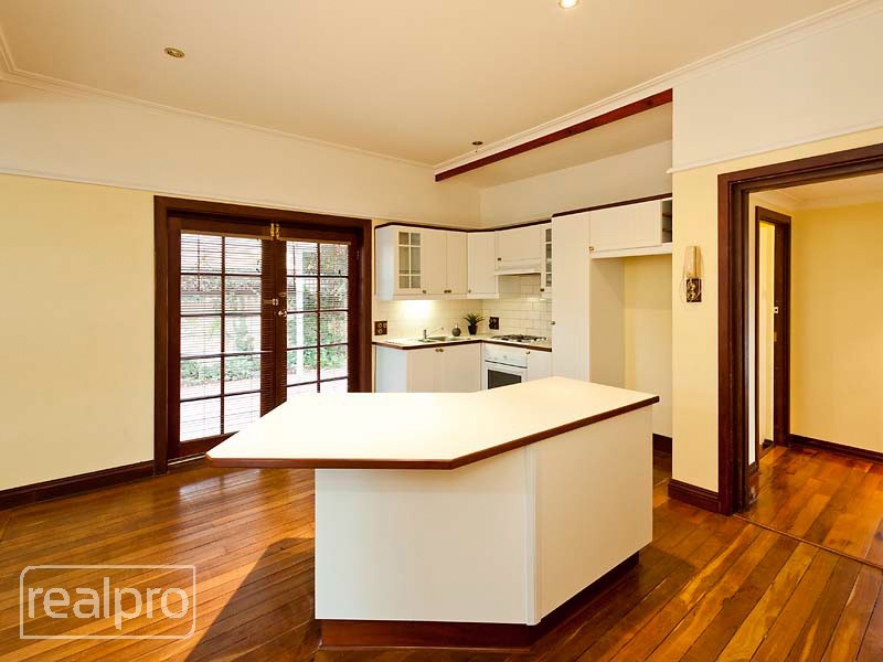 41B Cloister Avenue, Manning WA 6152