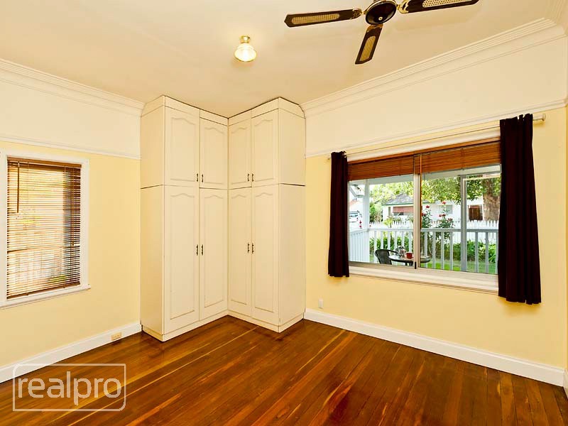 41B Cloister Avenue, Manning WA 6152