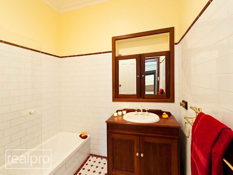 41B Cloister Avenue, Manning WA 6152