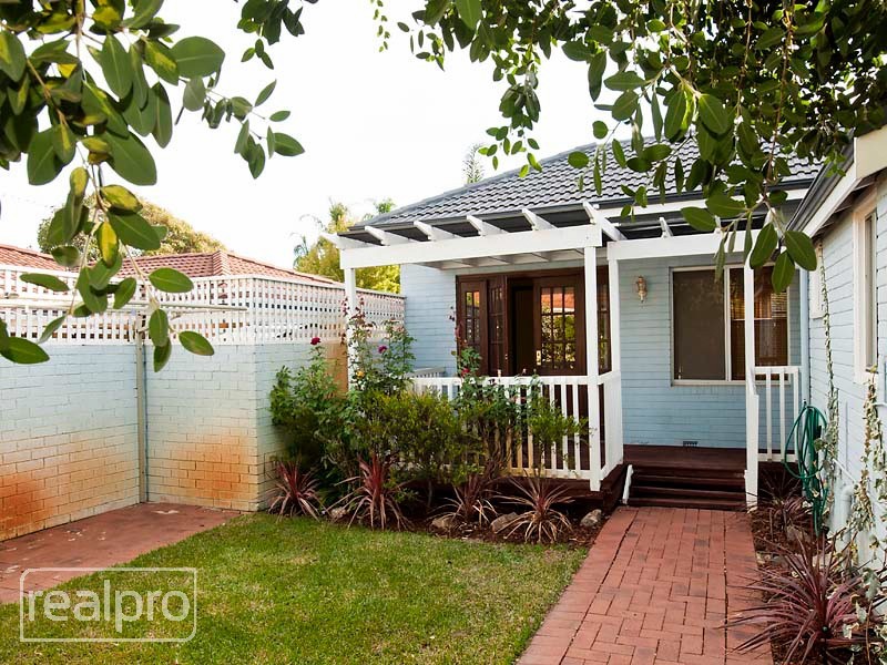 41B Cloister Avenue, Manning WA 6152