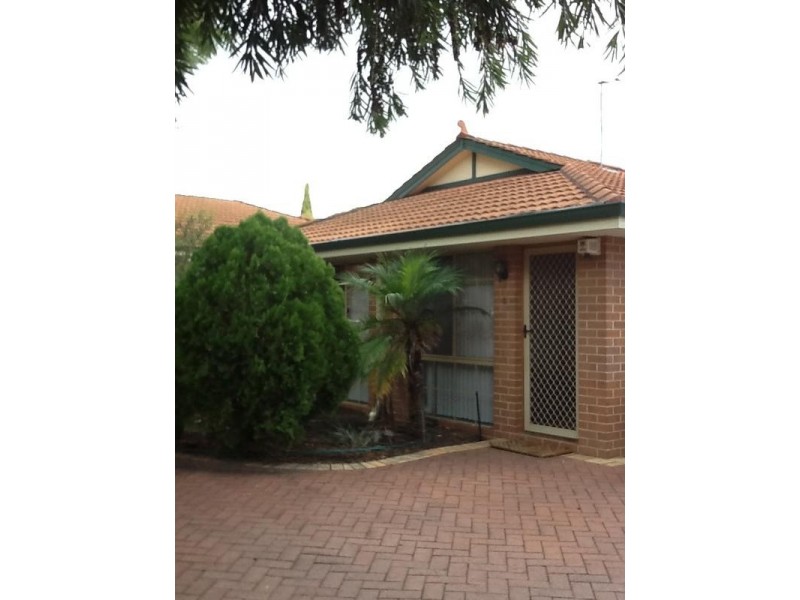4/4 Mount Henry Road, Como WA 6152