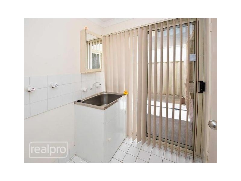 8/78 Clydesdale Street, Como WA 6152