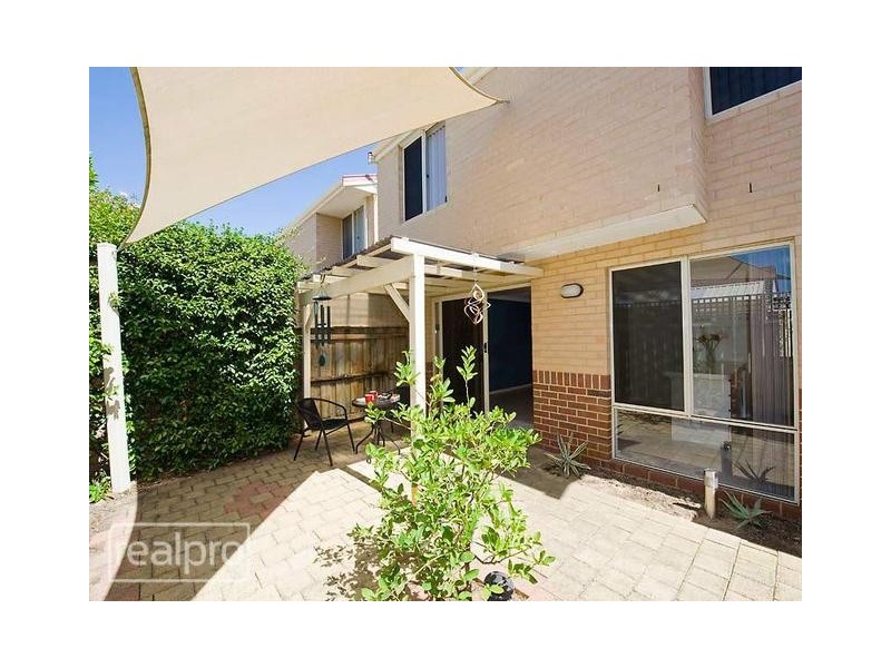 8/78 Clydesdale Street, Como WA 6152
