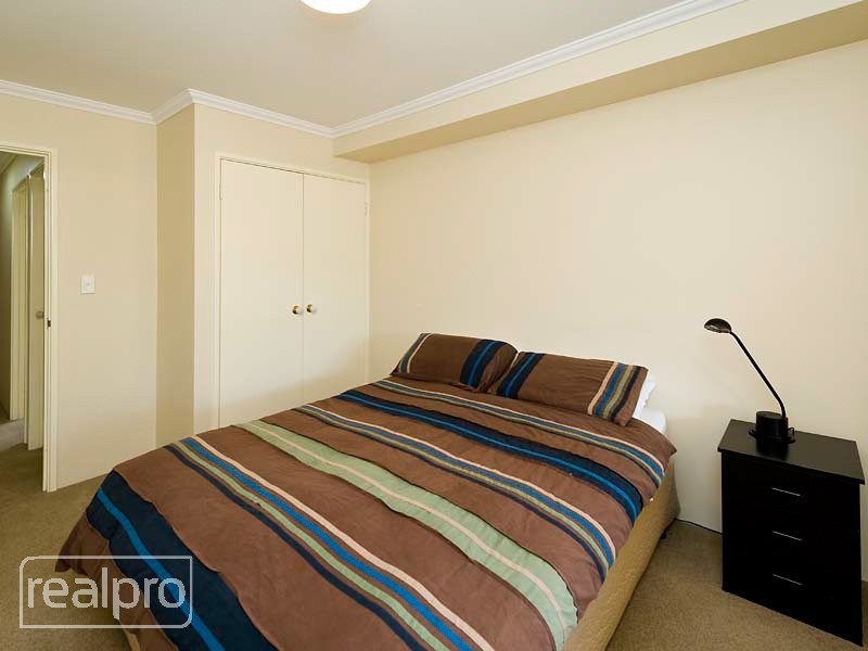 10A Letchworth Centre Avenue, Salter Point WA 6152