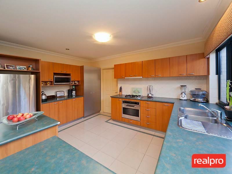 27 Gentilli Way, Salter Point WA 6152