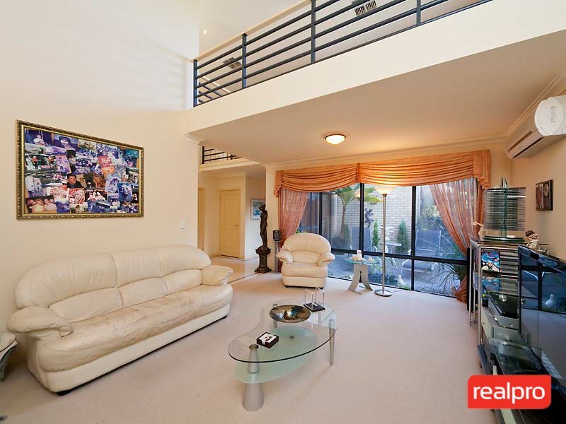 27 Gentilli Way, Salter Point WA 6152