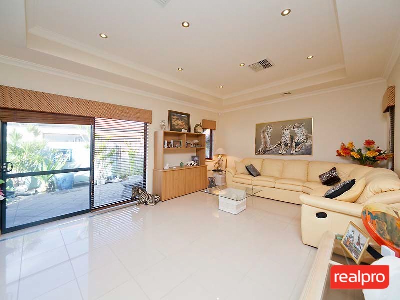 27 Gentilli Way, Salter Point WA 6152