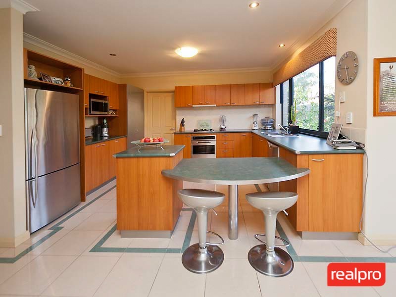 27 Gentilli Way, Salter Point WA 6152