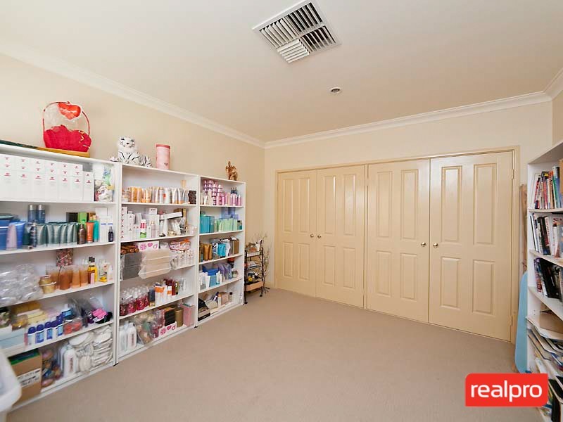 27 Gentilli Way, Salter Point WA 6152