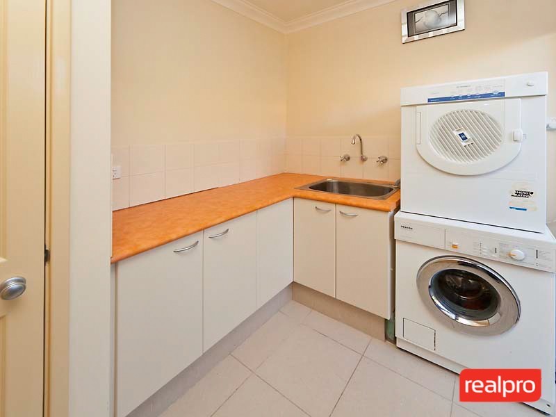 27 Gentilli Way, Salter Point WA 6152