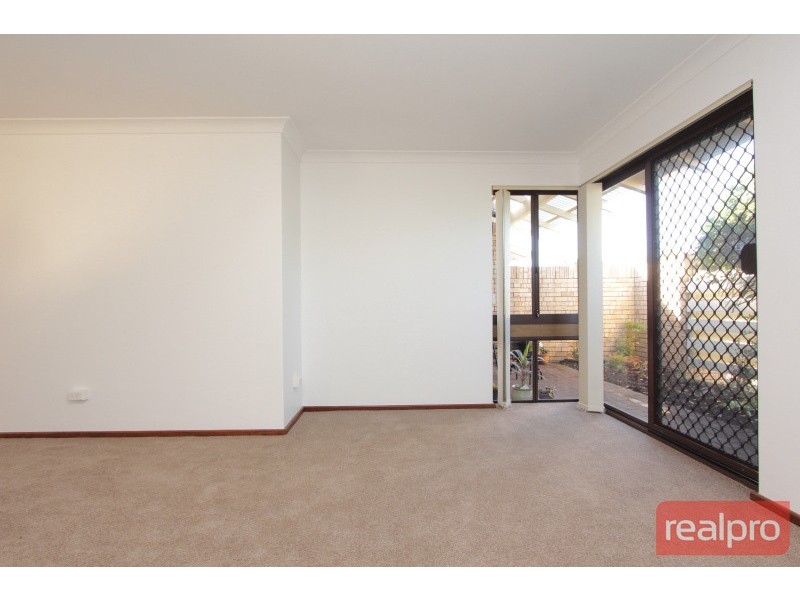 2/67 Axford Street, Como WA 6152