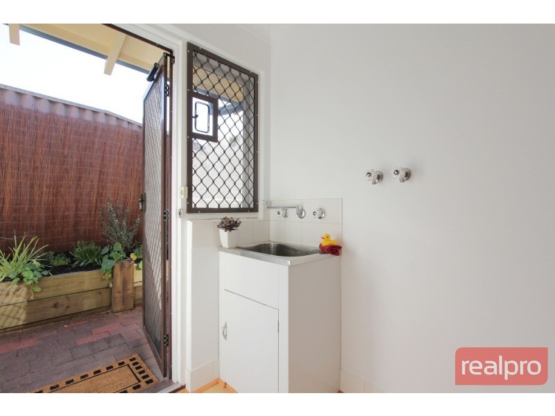 2/67 Axford Street, Como WA 6152
