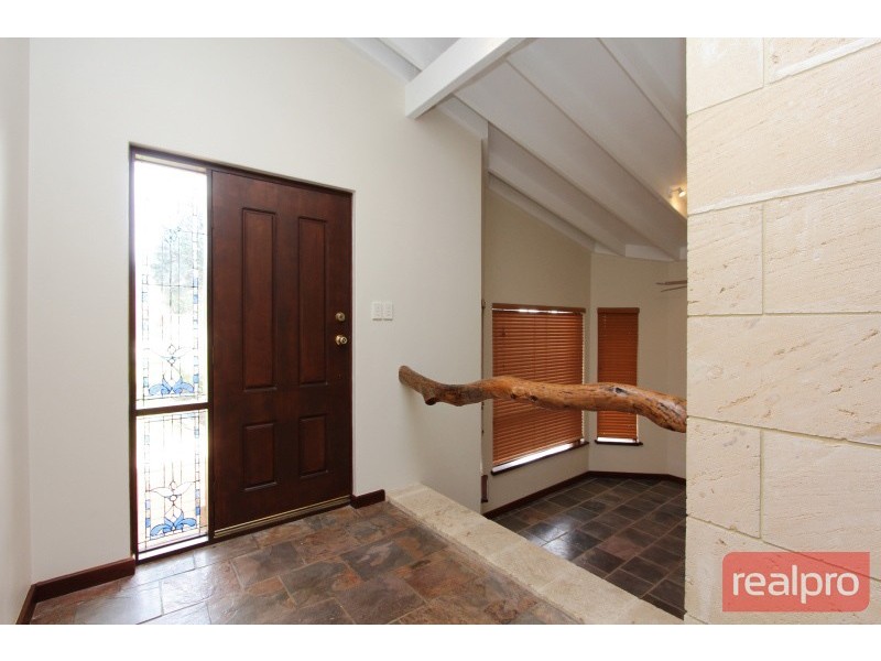 12 Balfern Court, Hamersley WA 6022