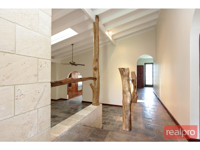 12 Balfern Court, Hamersley WA 6022