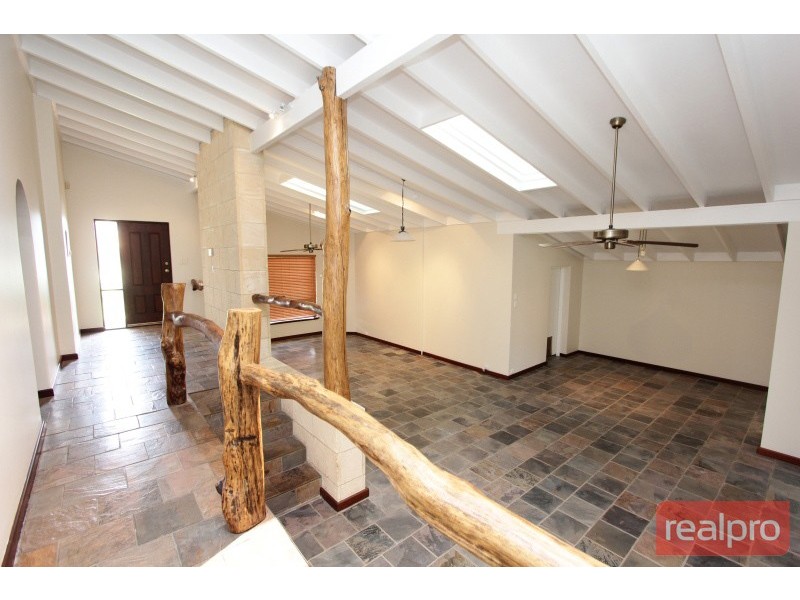 12 Balfern Court, Hamersley WA 6022