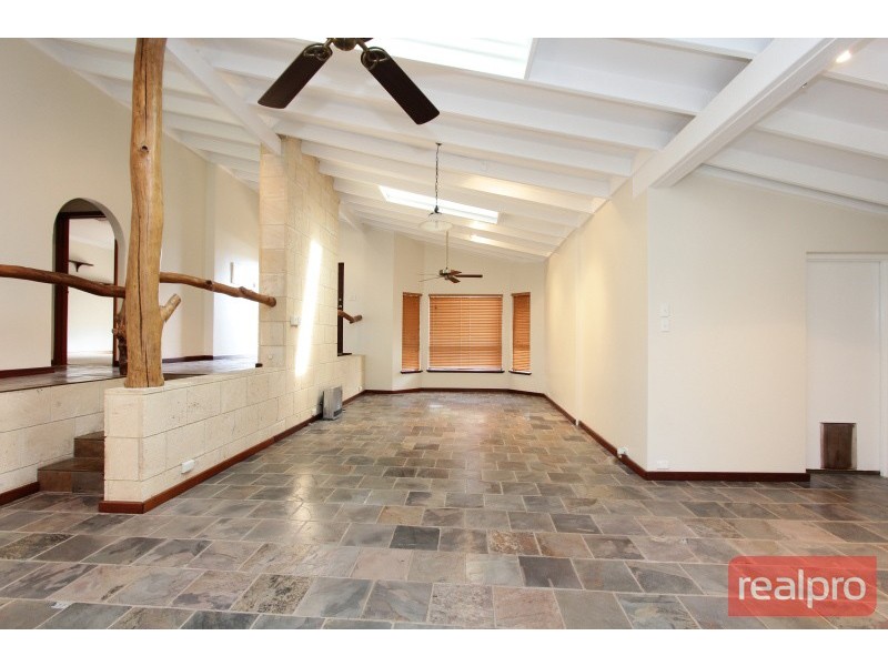 12 Balfern Court, Hamersley WA 6022