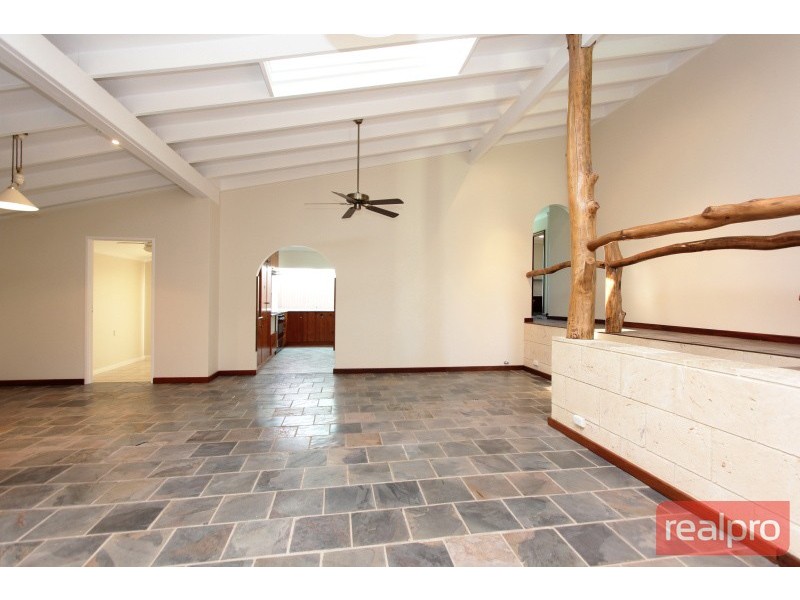 12 Balfern Court, Hamersley WA 6022