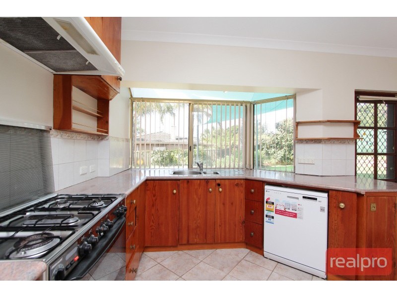 12 Balfern Court, Hamersley WA 6022