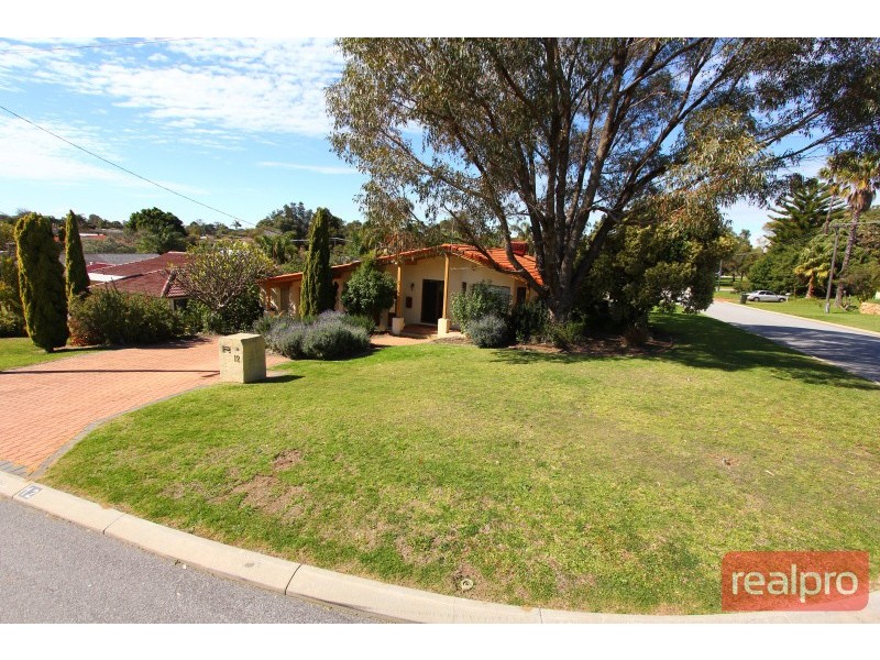 12 Balfern Court, Hamersley WA 6022