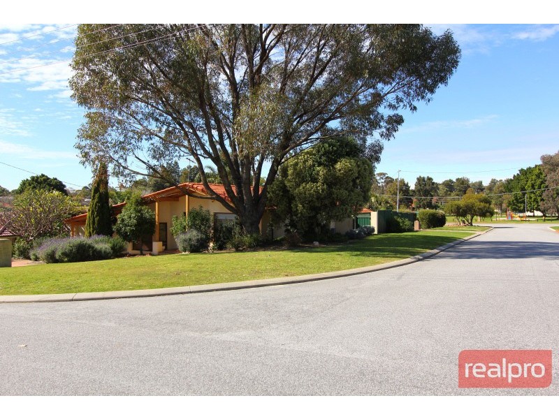 12 Balfern Court, Hamersley WA 6022