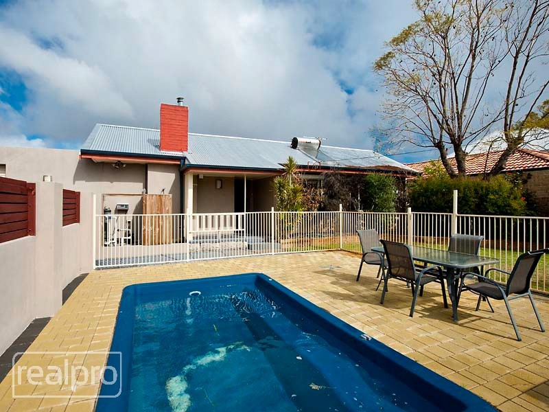 47 Bradshaw Crescent, Manning WA 6152