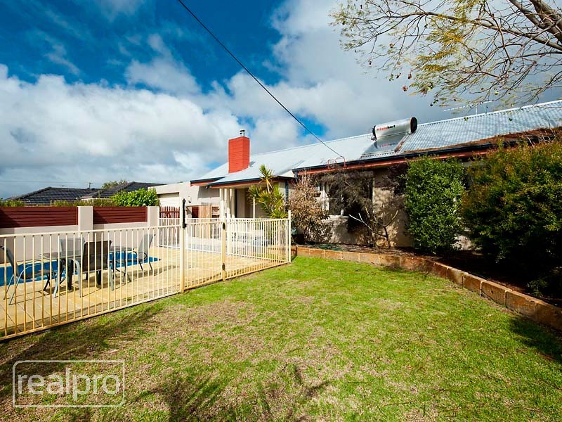 47 Bradshaw Crescent, Manning WA 6152