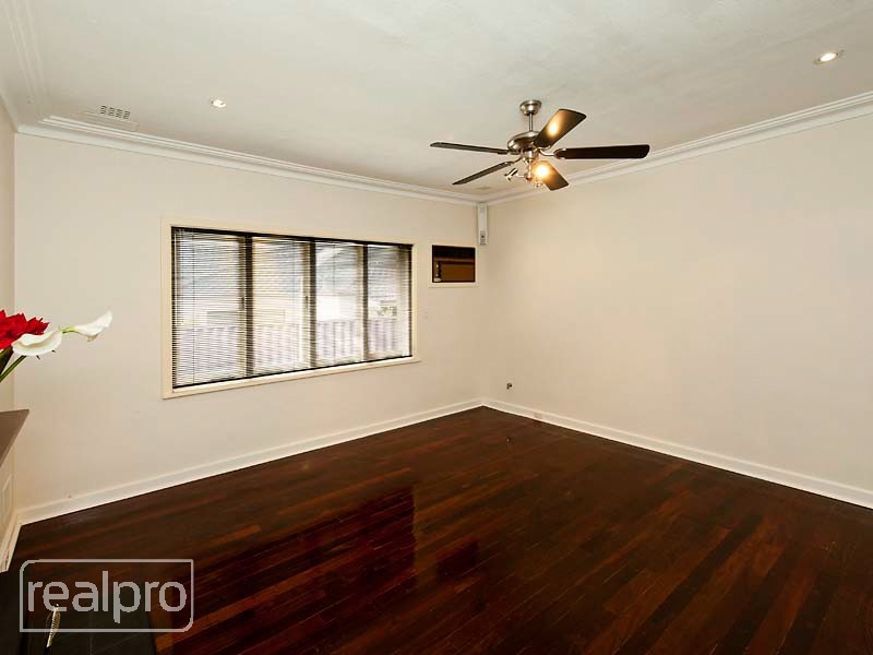 47 Bradshaw Crescent, Manning WA 6152