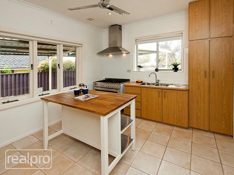 47 Bradshaw Crescent, Manning WA 6152
