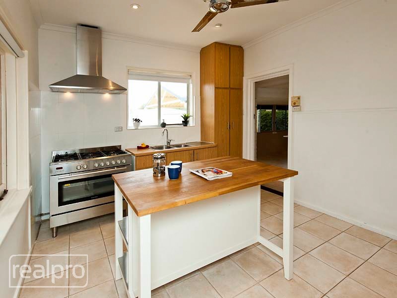 47 Bradshaw Crescent, Manning WA 6152