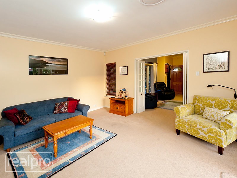 39A Bickley Crescent, Manning WA 6152