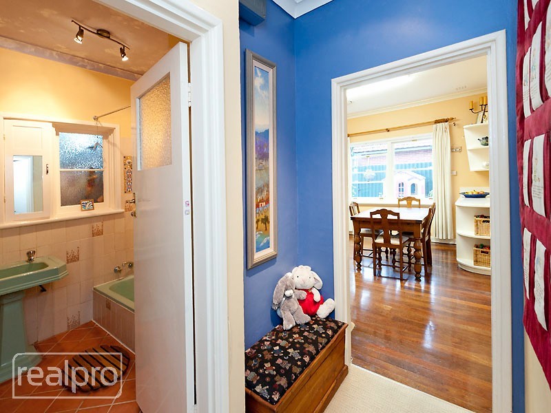 39A Bickley Crescent, Manning WA 6152